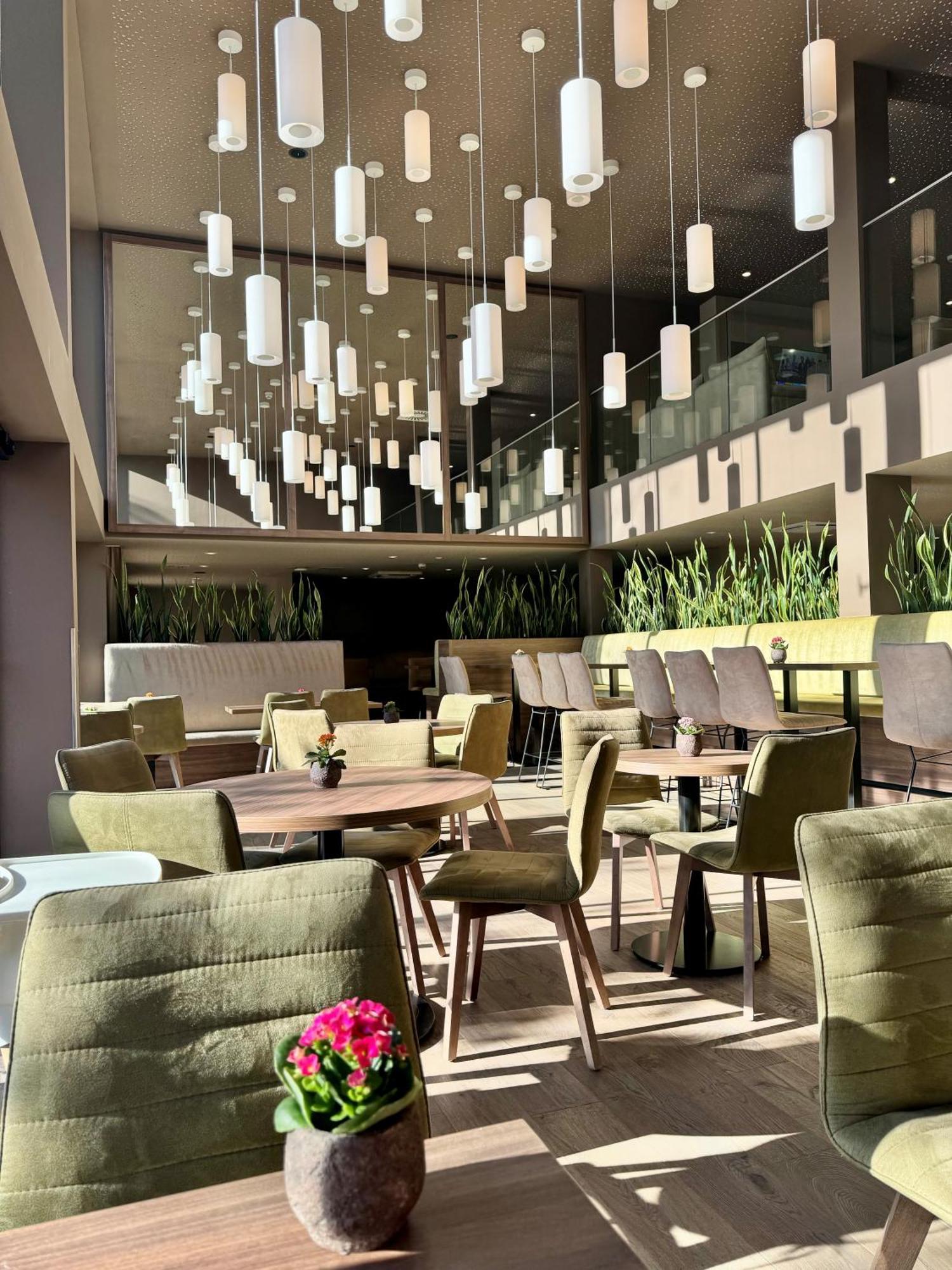 Platzhirsch Living Hotel Kelsterbach Bagian luar foto