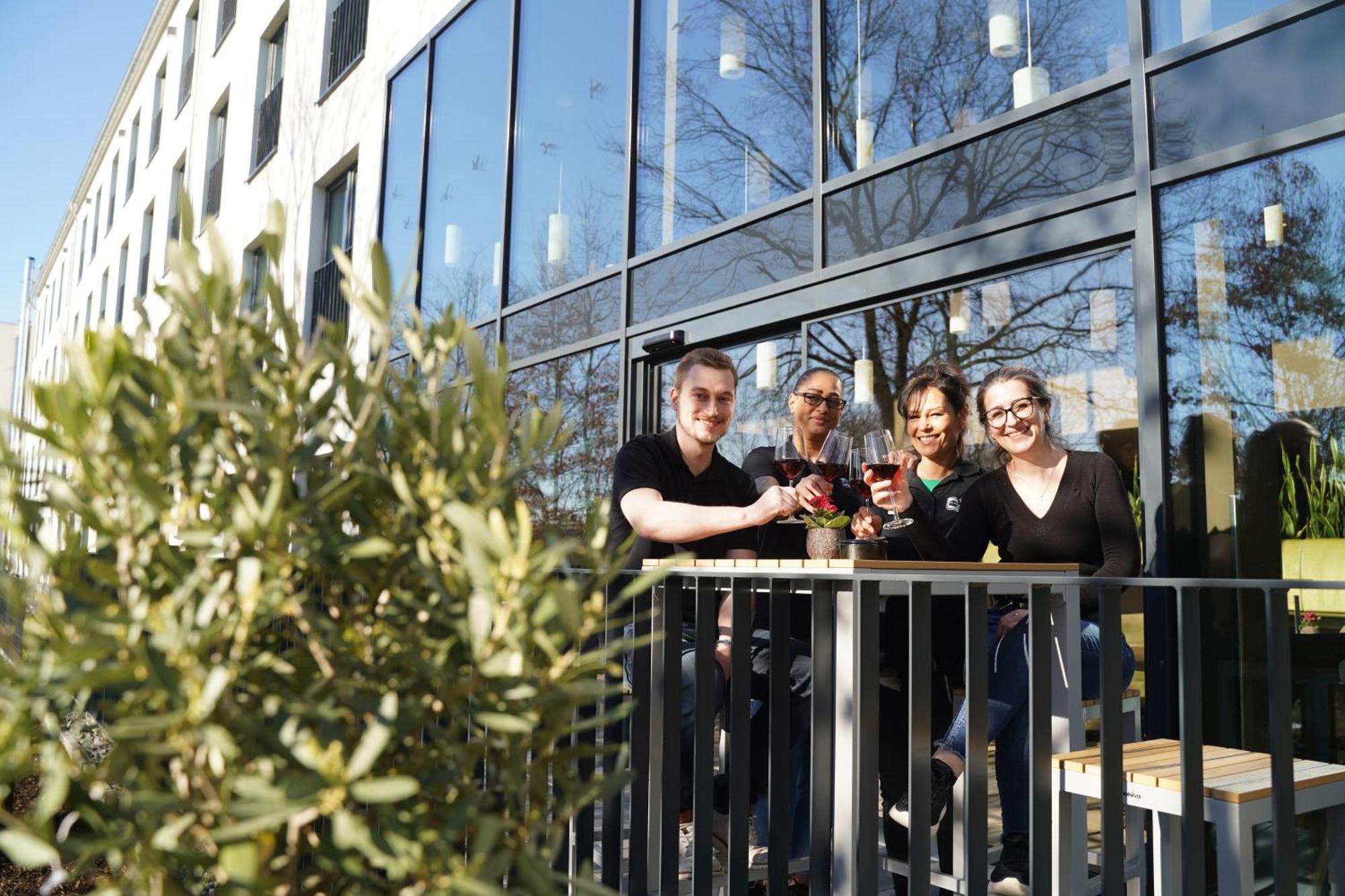 Platzhirsch Living Hotel Kelsterbach Bagian luar foto